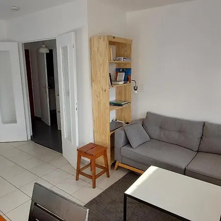 Au Calme Avec Balcon Proche Geneve Lägenhet *