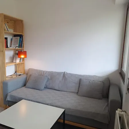 Au Calme Avec Balcon Proche Geneve Appartement