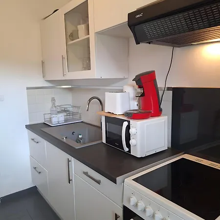 Au Calme Avec Balcon Proche Geneve Appartement