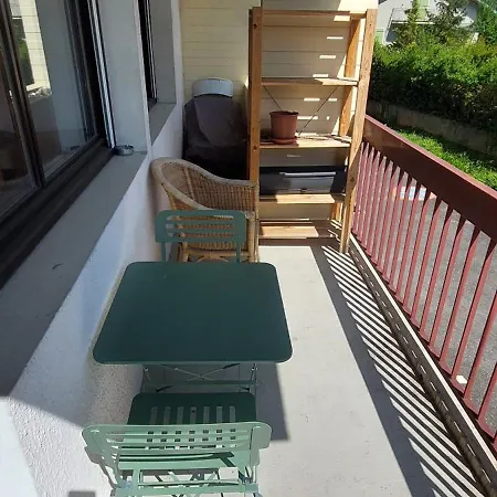 Au Calme Avec Balcon Proche Geneve
